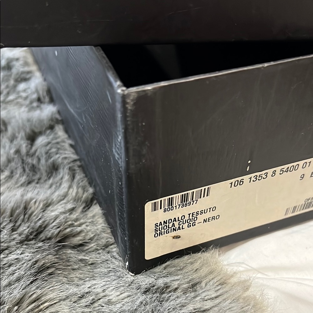 Gucci Black Mules with Textured Strap - Picture 4 of 4